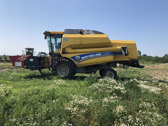 Lichidator judiciar vand Combina New Holland TC5.80 + accesorii