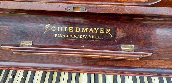 Pianina sghiedmayer din anul 1868