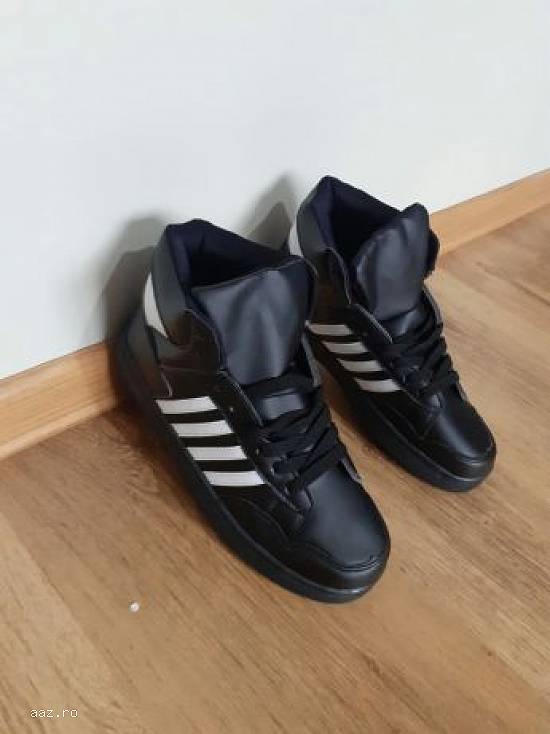 Adidasi