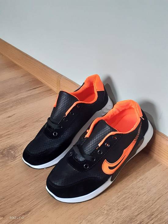 Adidasi orange