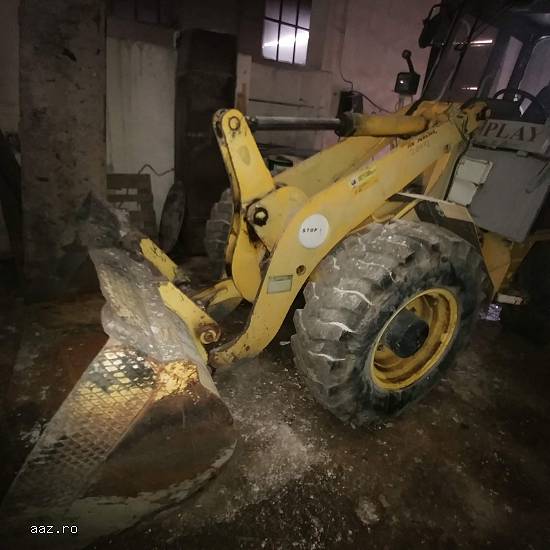 Lichidator judiciar,   vand incarcator frontal cu vola marca JCB