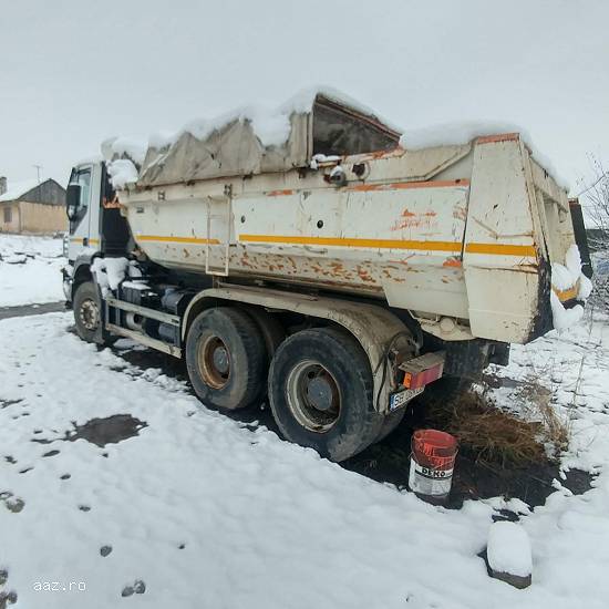 Lichidator judiciar,   vand autoutilitară marca Iveco