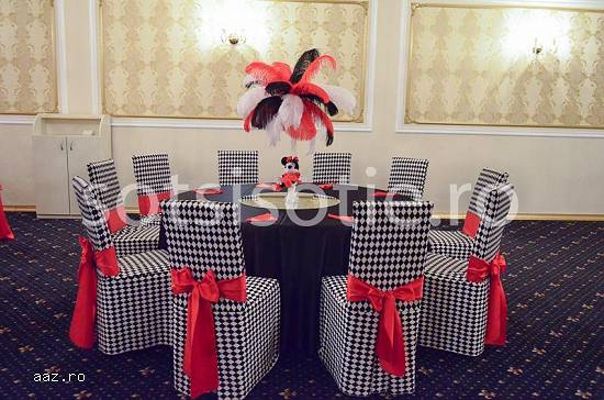 Inchiriere huse scaune pentru evenimente