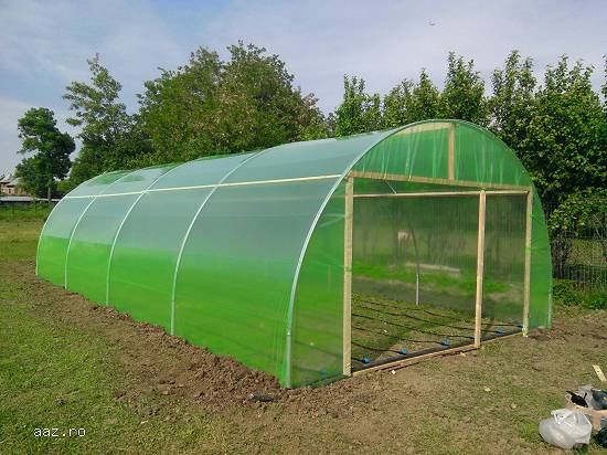 SOLAR / SERA  DE GRADINA PENTRU LEGUME SI FLORI