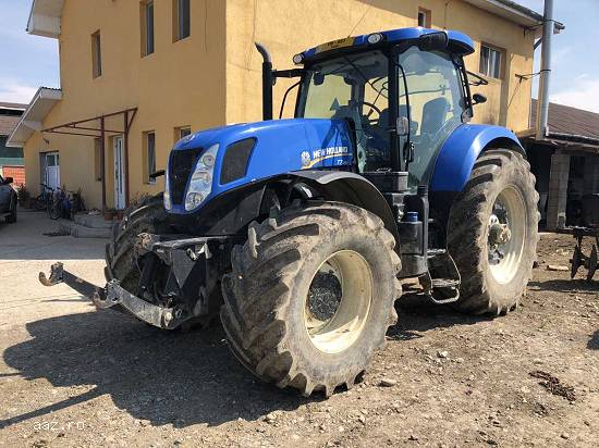Lichidator judiciar vand Tractor New Holland T7260 T4.