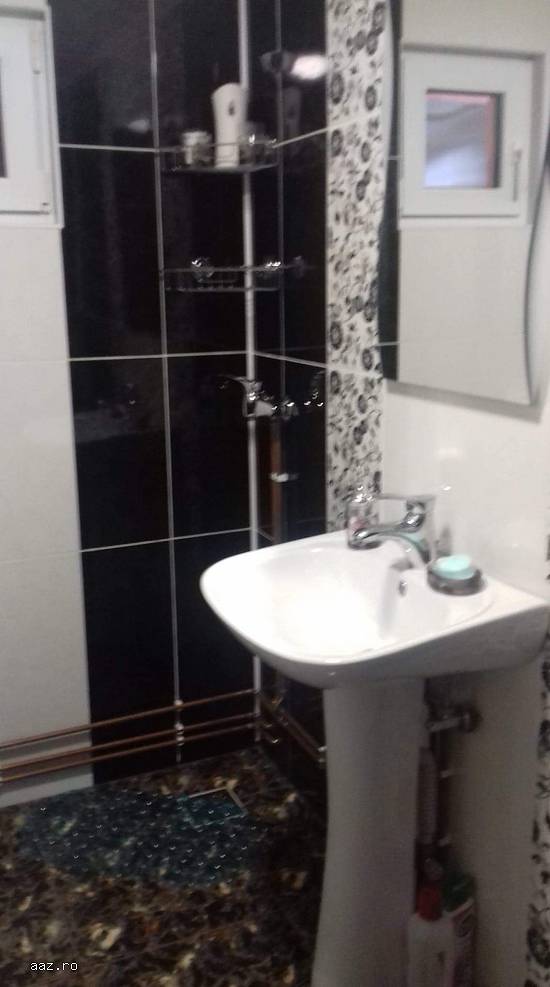 Inchiriez cabana cu 3 camere