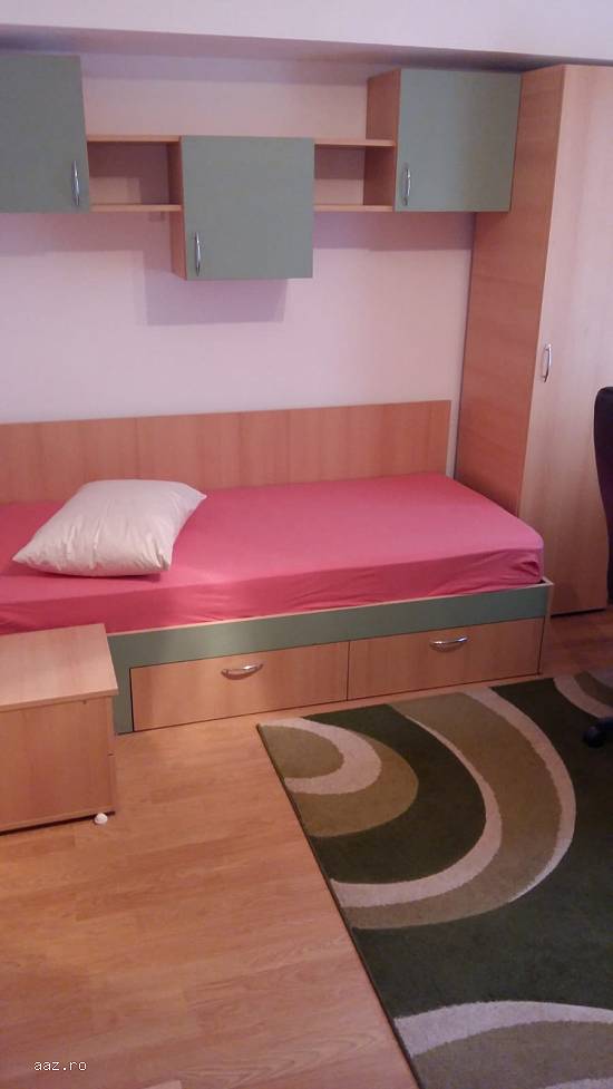 Particular inchiriez apartament 3 camere cf. 1
