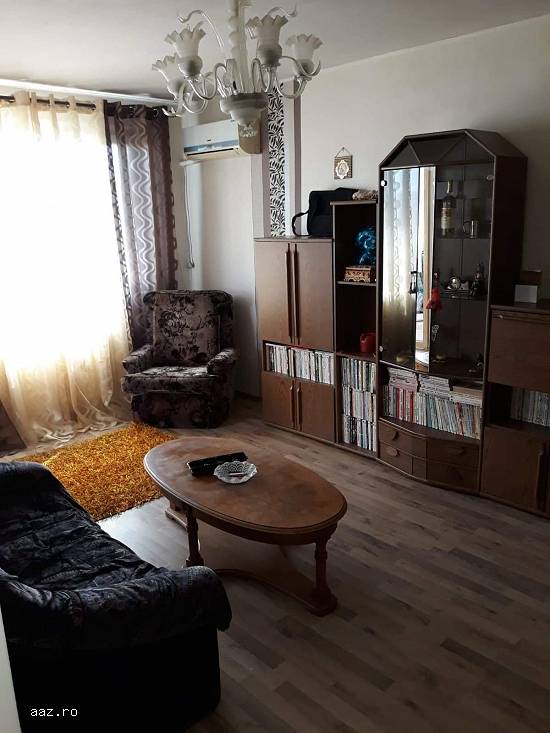 Apartament 3 camere decomandat sector 3 piata Salajan