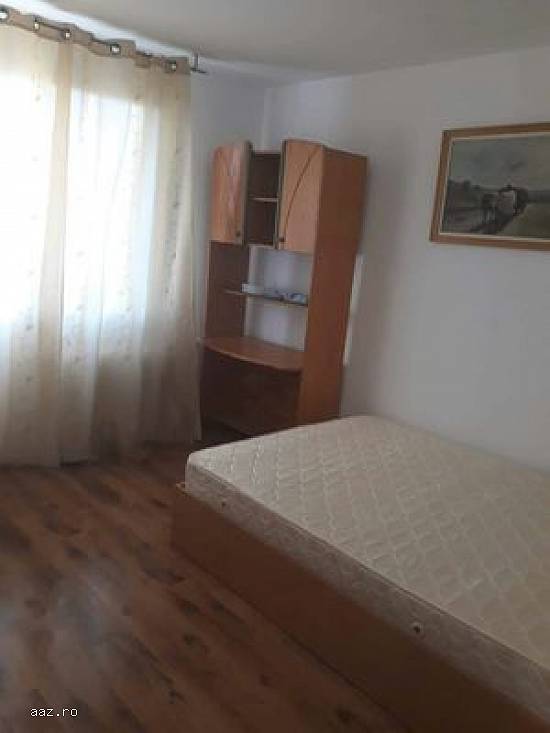 Apartament 3 camere decomandat sector 3 piata Salajan