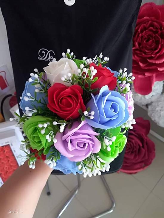 Aranjamente florale din trandafiri de săpun