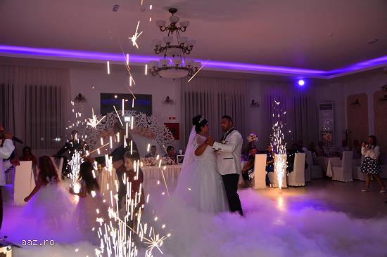 Servicii Foto-Video-Audio - Nunta,   Botez,   Aniversari,   Petreceri private