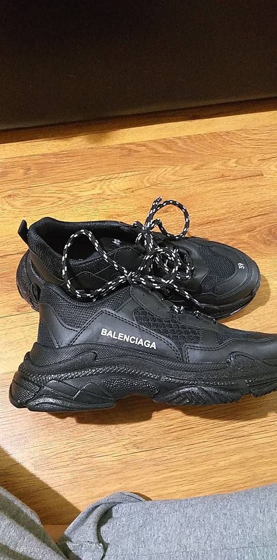 Adidași Balenciaga Triple S