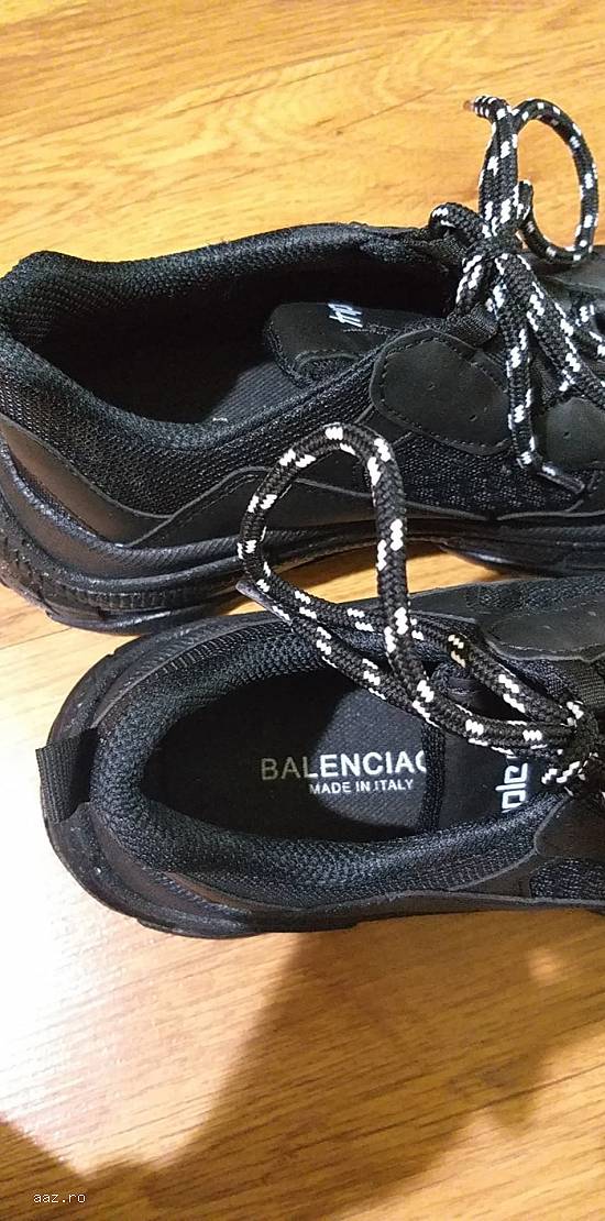 Adidași Balenciaga Triple S