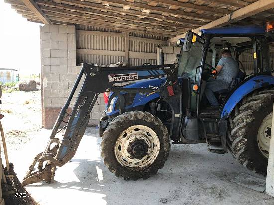 Lichidator judiciar vand Tractor New Holland TD5.105 T3 - Pomi