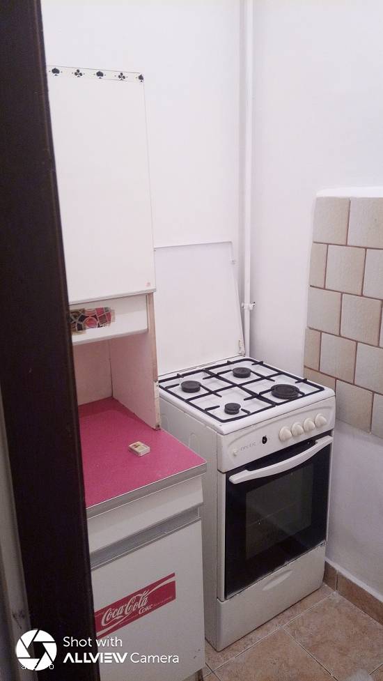 Particular Închiriez cameră în vilă zona Blvd Dacia