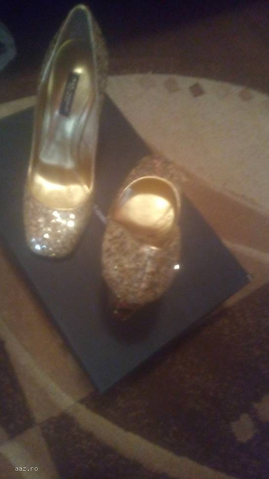 Pantofi dama nr 37 jumate