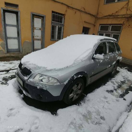 Lichidator judiciar,     vand autoturism Skoda  - Medias