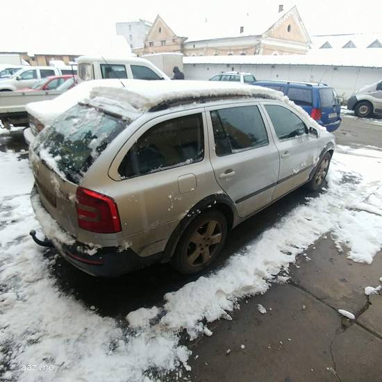 Lichidator judiciar,     vand autoturism Skoda  - Medias