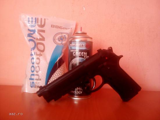 Vând airsoft pe gaz