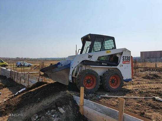 Bobcat de închiriat