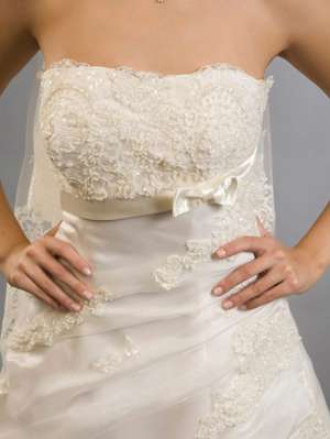Vand rochie mireasa din colectia 2009