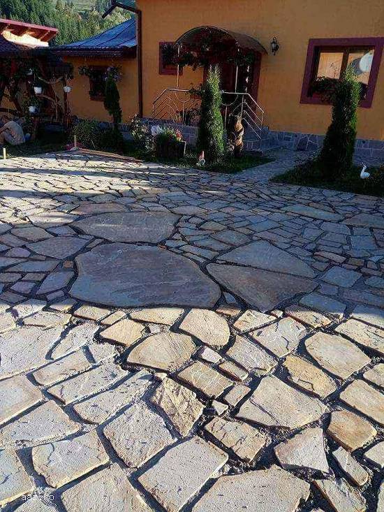 Vand piatră și montez oriunde în țara detalii la telefon 0723810761