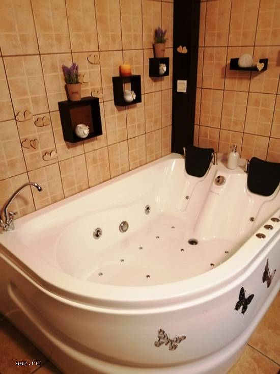 vindem jacuzzi nou cu 2 locuri