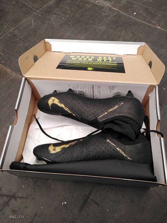 Adidas sport Nike