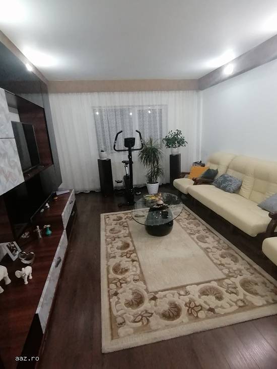 VANZARE APARTAMENT 3 CAMERE,   DECOMANDAT M11