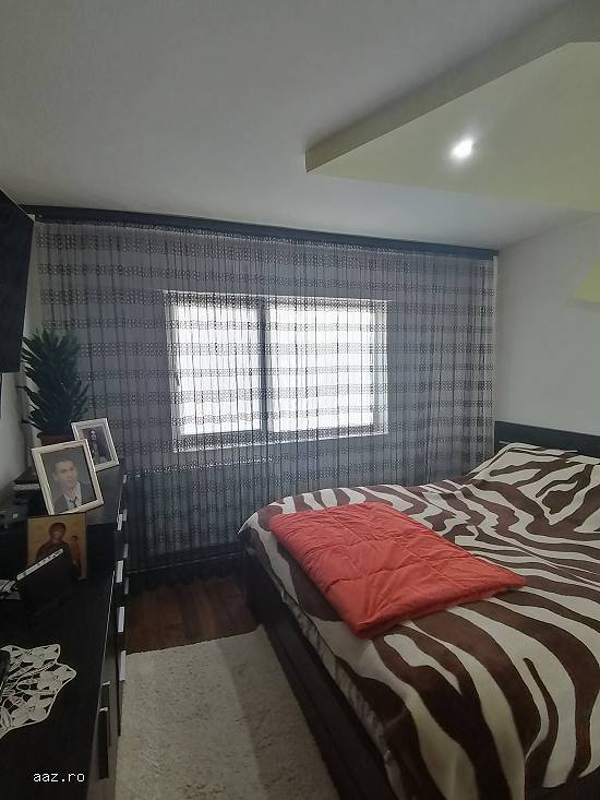 VANZARE APARTAMENT 3 CAMERE,   DECOMANDAT M11