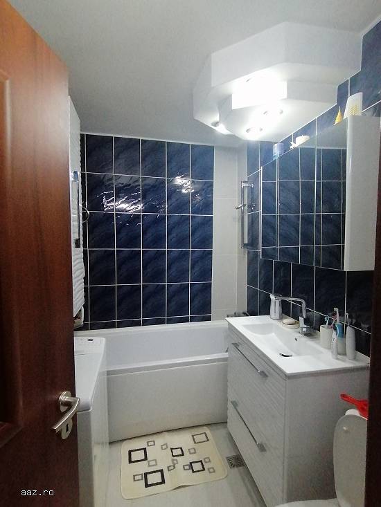 VANZARE APARTAMENT 3 CAMERE,   DECOMANDAT M11