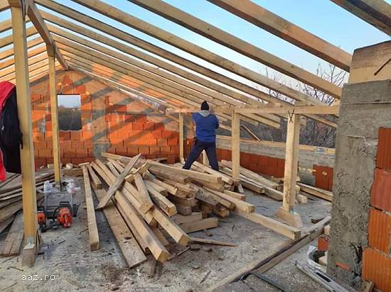 Construcții case la rosu