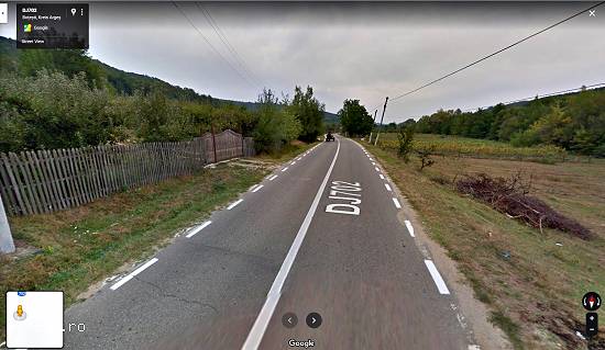 Teren cu casuta batraneasca de vanzare