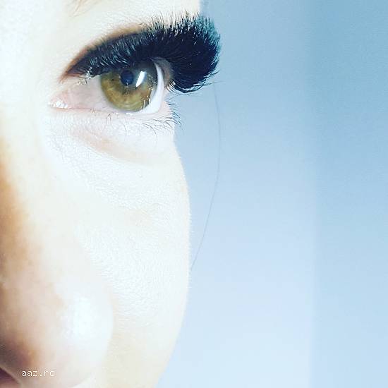 Aplic extensii gene,  laminare sprancene,  tratamente faciale,  stilizare sprancene Henna