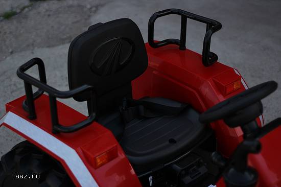 Tractor electric cu TELECOMANDA pentru copii Kinderauto HL2788 #RED