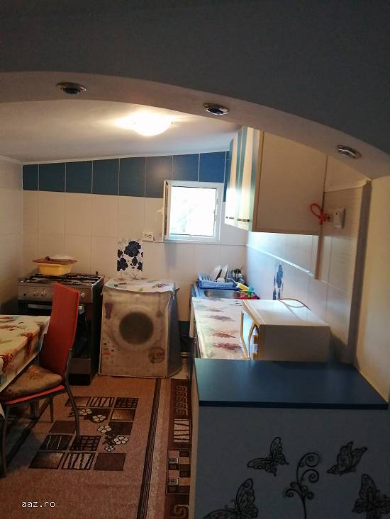 Închiriez camera la curte,    baie,     bucătărie hol toate utilitățile. O singura persoana