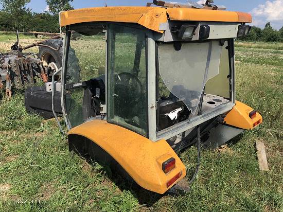 Lichidator judiciar vand Tractor Renault 325 - Satu Mare