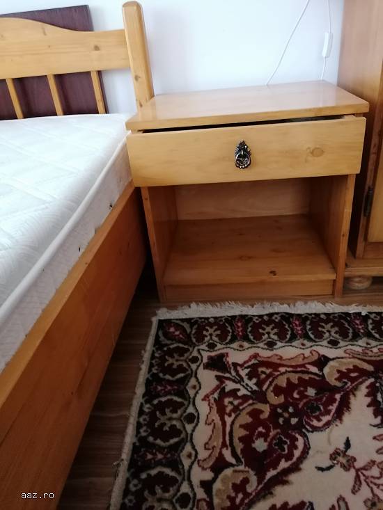 2 paturi cu saltele si noptiere