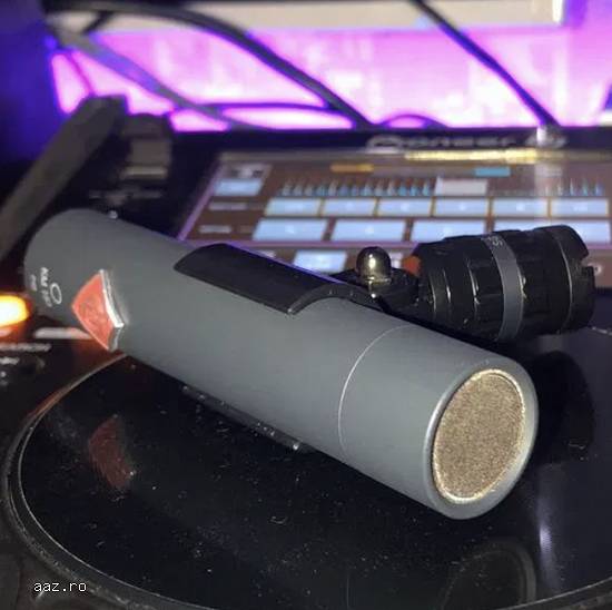 Microfon Neumann KM 183