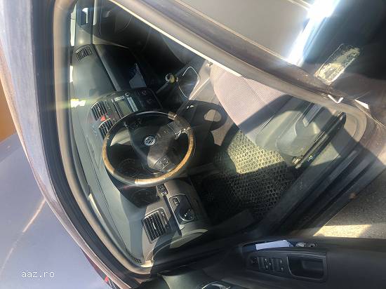 Autoturism VW JETTA (albastru).