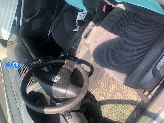 Autoturism VW JETTA (gri).
