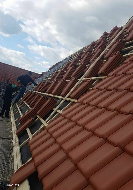 Executam acoperisuri si reparati de urgenta