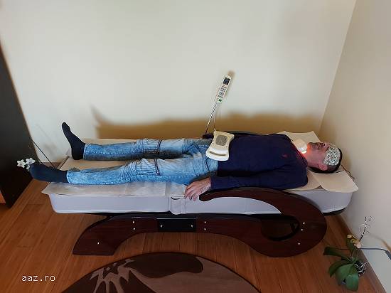 Masaj de relaxare pe pat de masaj cu role de jad