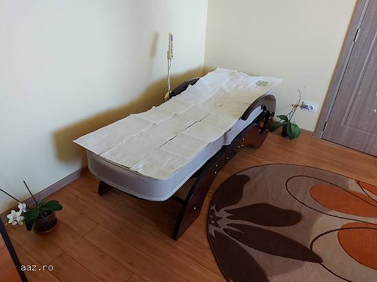 Masaj de relaxare pe pat de masaj cu role de jad