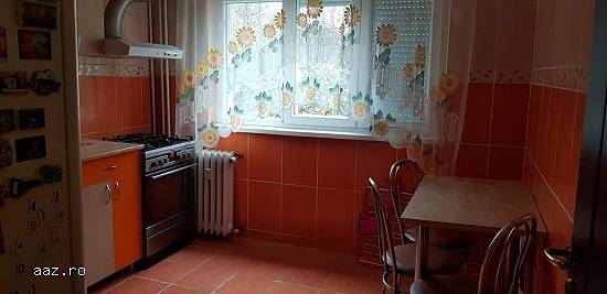 Particular ,   2 camere,   decomandat ,   titan