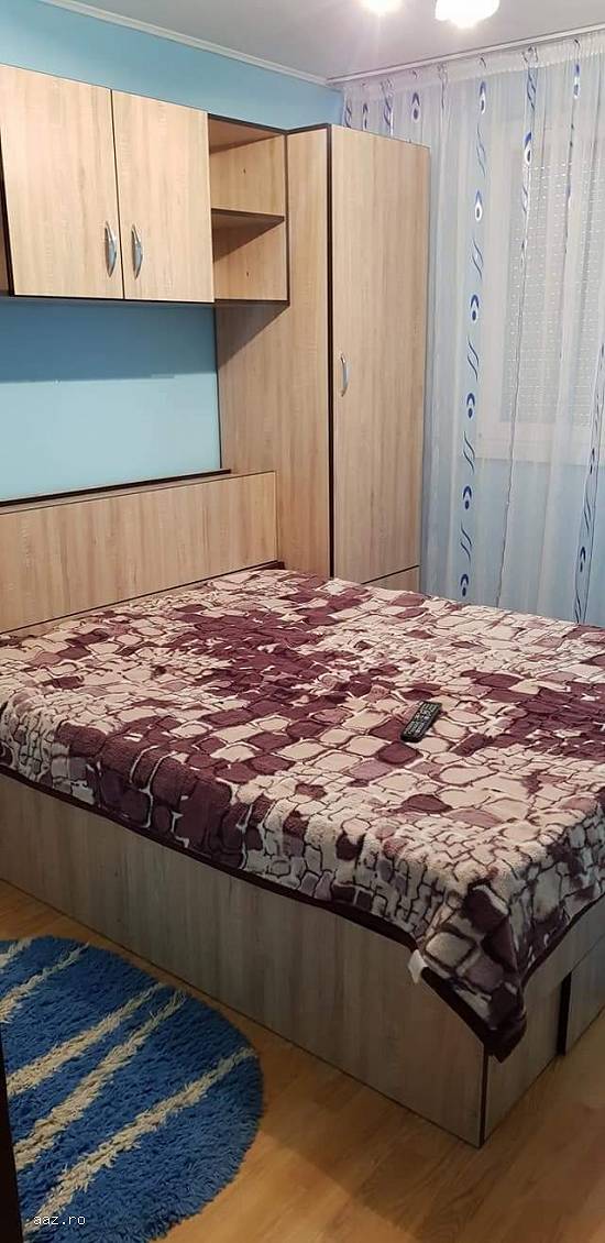 Particular ,   2 camere,   decomandat ,   titan