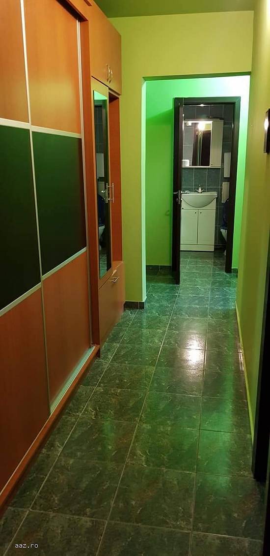 Particular inchiriez apartament 2 camere in Titan