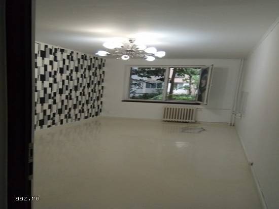 Inchiriez apartament 4 camere Dristor / Rm Valcea parter stradal,   amenajat ca spatiu comercial int