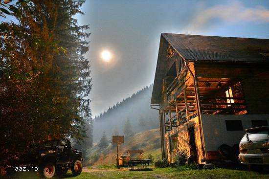 Vand Pensiune(Casa de vacanta)in Apuseni.Jacuzzi+ sauna+1500m2 teren
