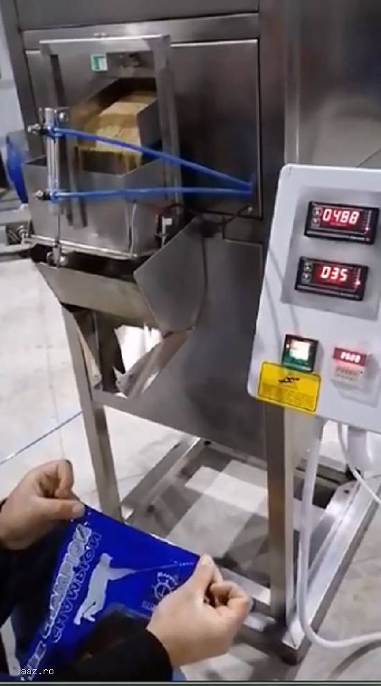 Masina ambalat cu lipire pungi - pentru pulberi /pudra si produse granulate de diferite dimensiuni